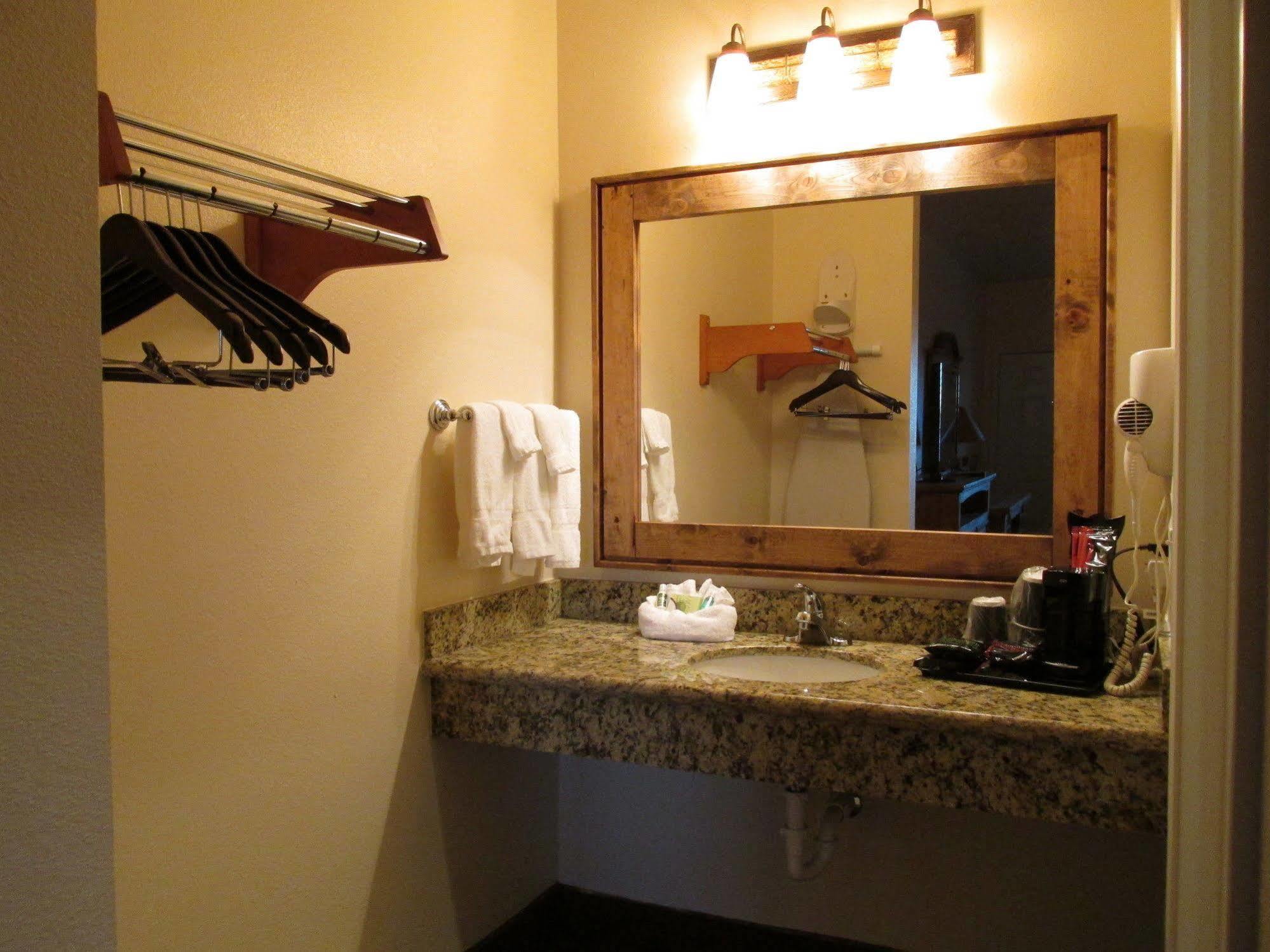 Hotel Texas Cuero المظهر الخارجي الصورة